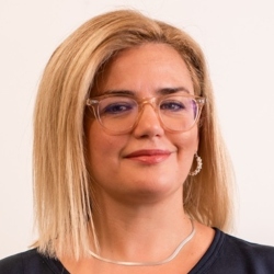 Dr. Efi Tsolaki
